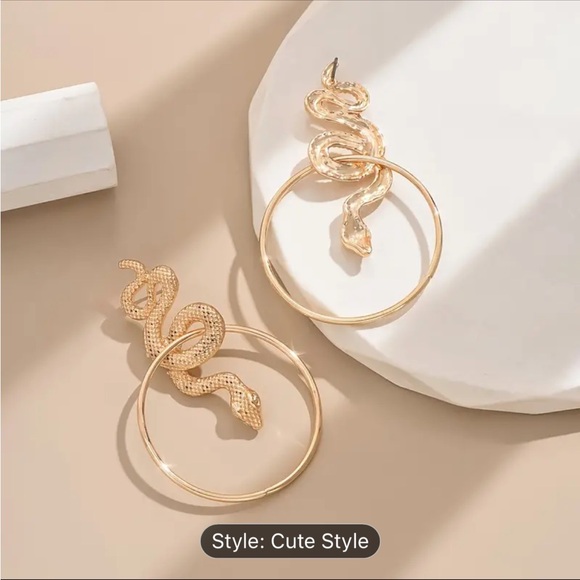 Snake earrings with hoop for pierced ears golden tone Halloween - Picture 4 of 5